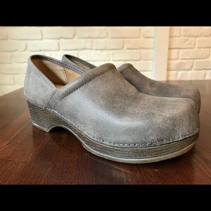 Bass Clogs - Taupe - Size 9